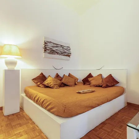 Splendid Trastevere Apartment *